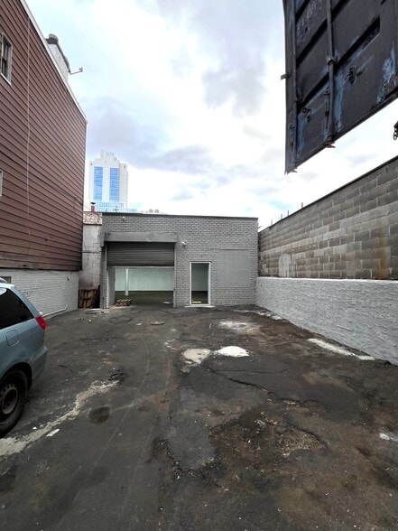 More Photos Of 38-59 9th St, Long Island City Apartments For Lease