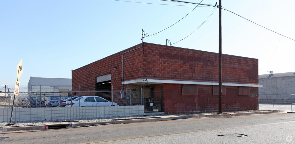 Primary Photo Of 7121 Sycamore St, Commerce Warehouse For Lease