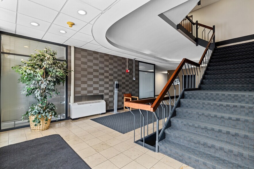 More Photos Of 950 Francis Pl, Clayton Office For Sale