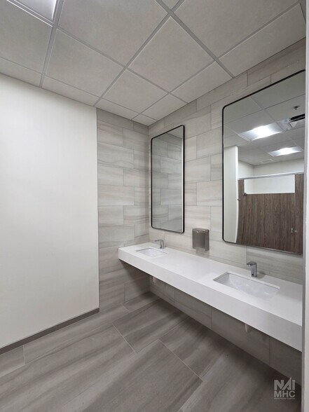 More Photos Of 1400 E Newport Center Dr, Deerfield Beach Office For Lease