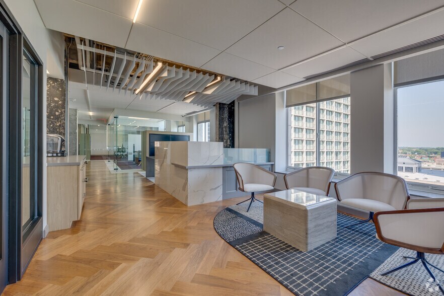 More Photos Of 320 S Boston Ave, Tulsa Office For Sale