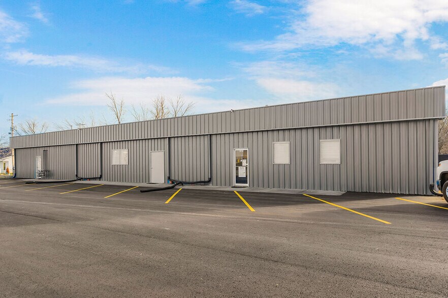 Primary Photo Of 1319 E Highway H, Liberty Warehouse For Lease
