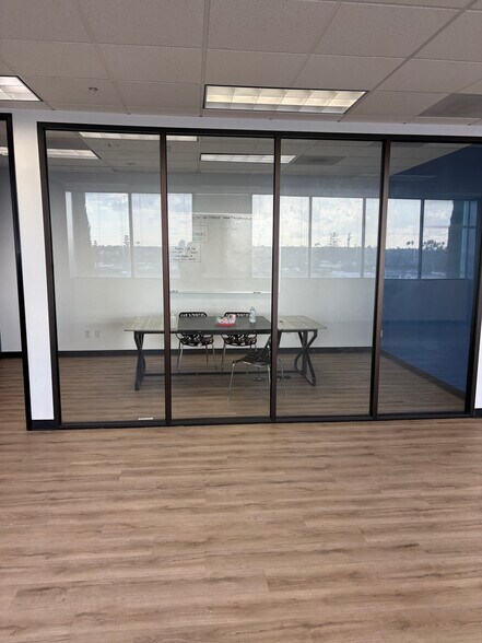 More Photos Of 5555 Garden Grove Blvd, Westminster Office Residential For Lease