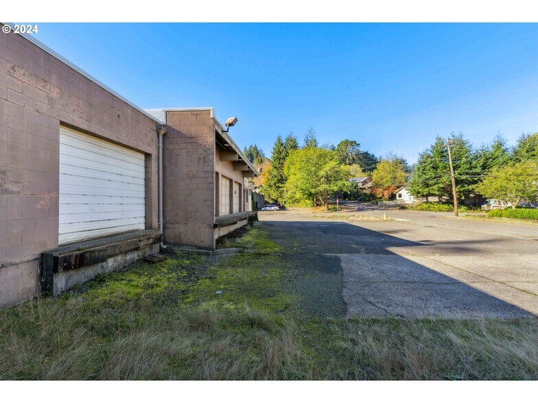 More Photos Of 665 Hemlock Ave, Coos Bay Refrigeration Cold Storage For Sale