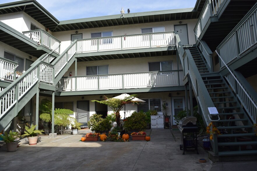 More Photos Of 206 Caledonia St, Sausalito Apartments For Sale