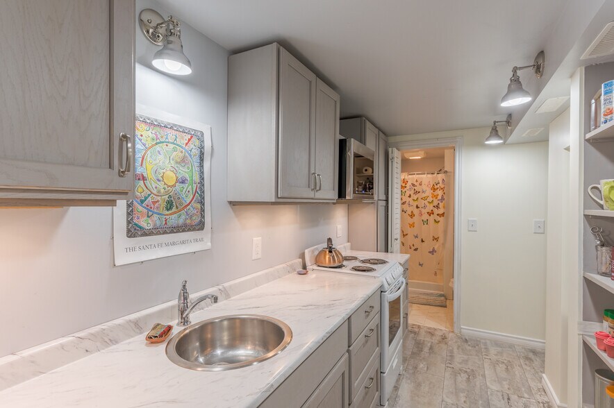 More Photos Of 131 King St E, Cobourg Multifamily For Sale