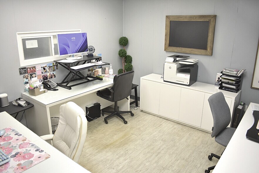 More Photos Of 1333 W Outer 21 Rd, Arnold Medical For Sale