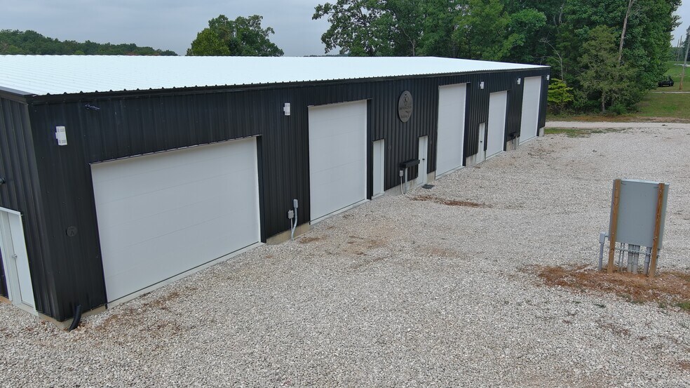 More Photos Of 100 Man Cave, Sunrise Beach Self Storage For Sale