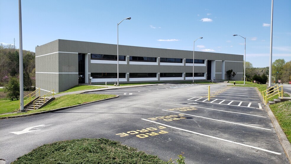 More Photos Of 150 Americus Way, Oak Ridge Office For Lease