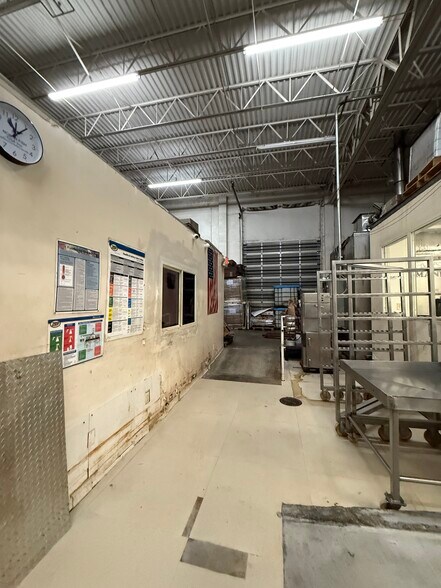 More Photos Of 2601 SW 31st Ave, Hallandale Beach Manufacturing For Lease