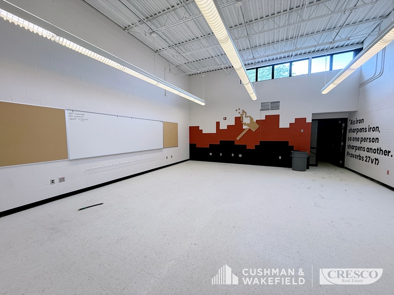 More Photos Of 9339 Brooker St, Litchfield Schools For Sale