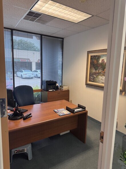 More Photos Of 9876 Plano Rd, Dallas Office For Sale
