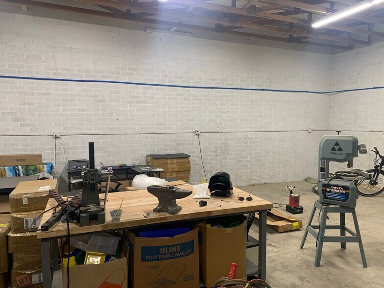 More Photos Of 10650 Irma Dr, Northglenn Industrial For Sale