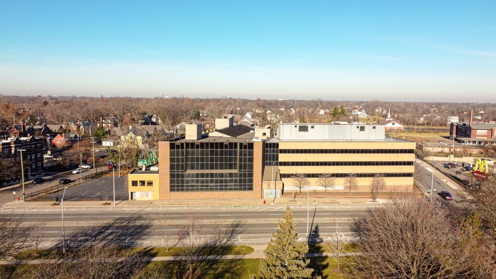 Primary Photo Of 8701-8735 E Jefferson Ave, Detroit Office Residential For Sale