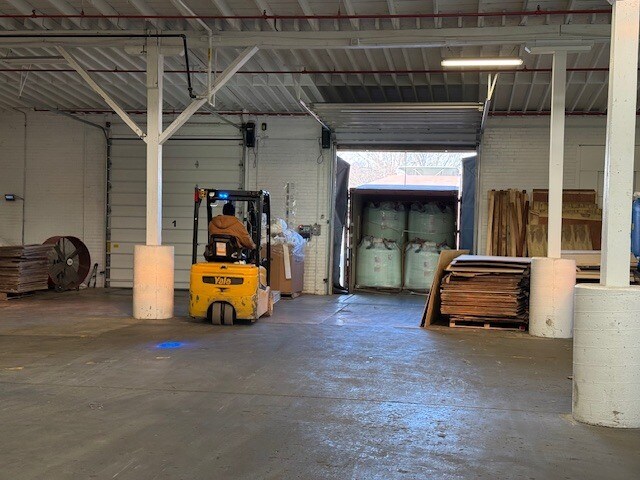More Photos Of 4200 Upper Mount Vernon Rd, Evansville Manufacturing For Lease