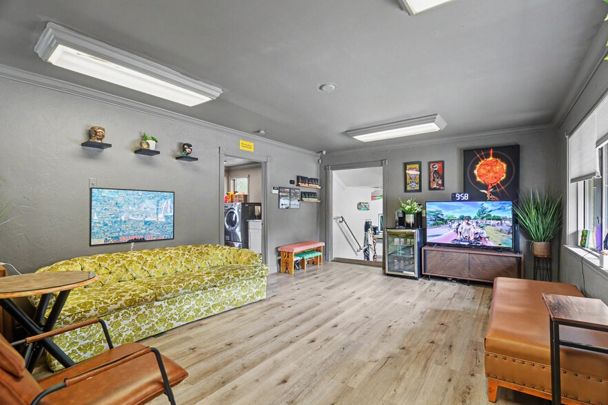 More Photos Of 3701 N Meridian Ave, Oklahoma City Office For Sale