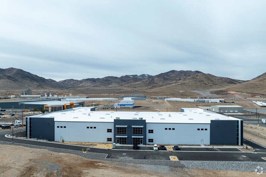 More Photos Of 75 Italy Drive, Sparks Industrial For Lease