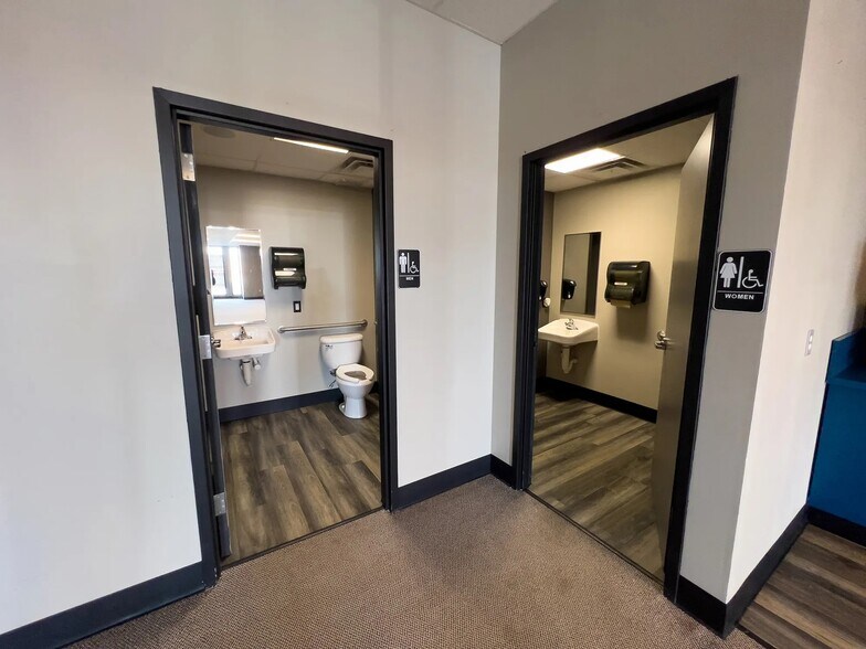 More Photos Of 15033-15085 Flag City Dr, Findlay Unknown For Lease