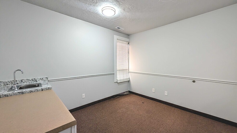 More Photos Of 528 N Main St, Logan Office For Lease