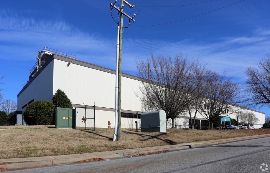 More Photos Of 95 W 32nd St, Winston-Salem Medical For Lease