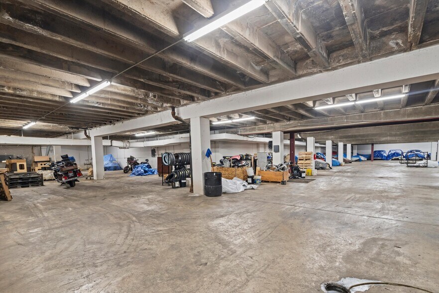 More Photos Of 522 6th St, Racine General Retail For Sale