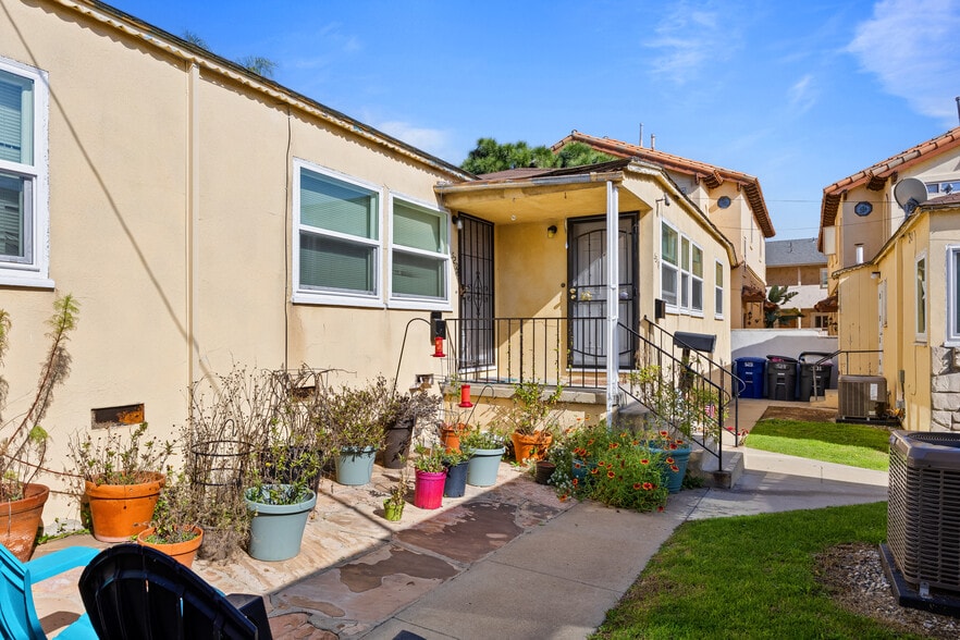 More Photos Of 529 E Walnut Ave, El Segundo Apartments For Sale