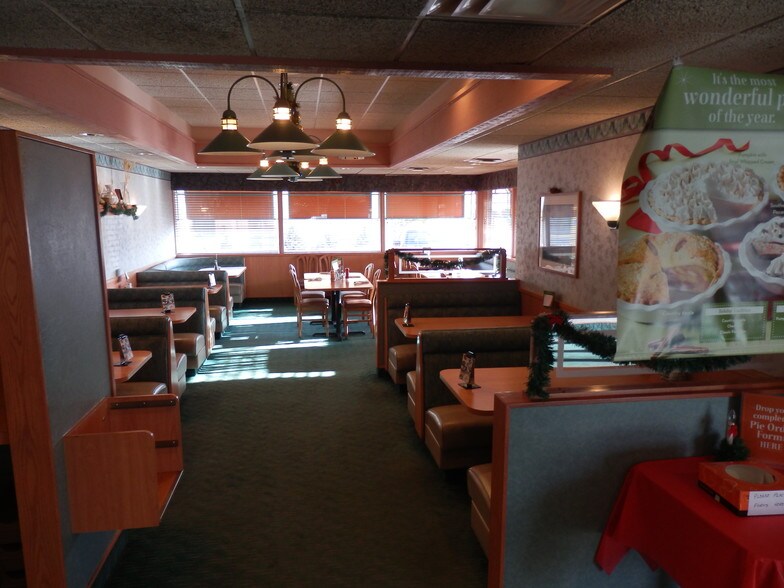 More Photos Of 2414 W Lincolnway, Cheyenne Restaurant For Lease