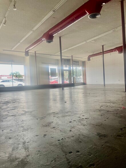More Photos Of 1949 NE 163rd St, North Miami Beach Freestanding For Lease