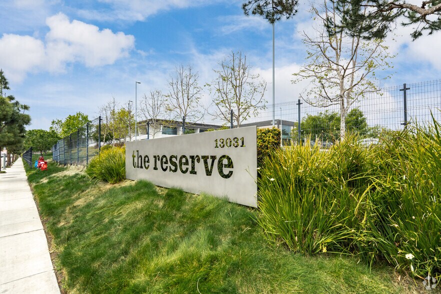 More Photos Of 13031 W Jefferson Blvd, Los Angeles Unknown For Lease