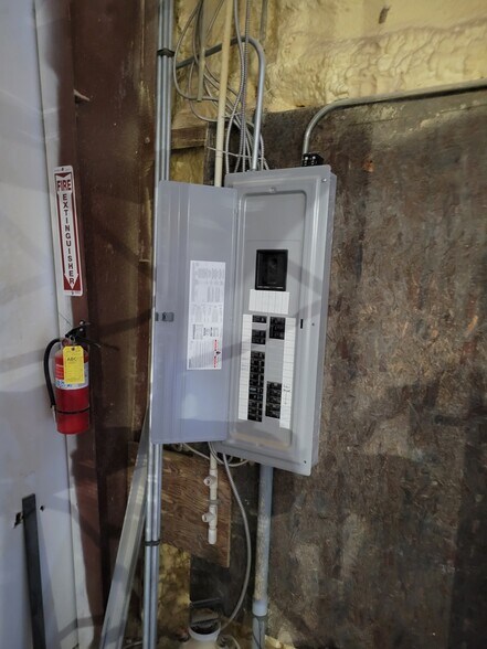 More Photos Of 6266 Janes Ln, Naples Manufacturing For Lease