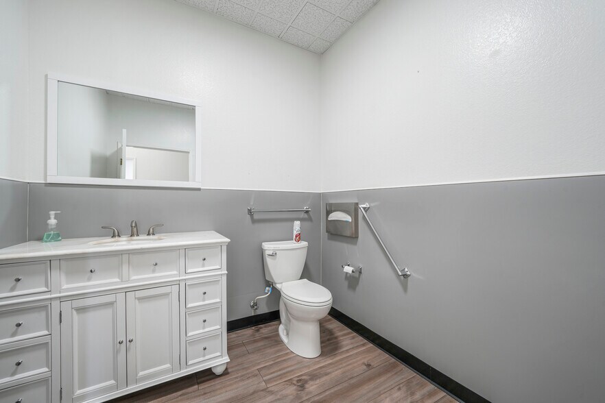 More Photos Of 2100 Tennessee St, Vallejo Office For Sale