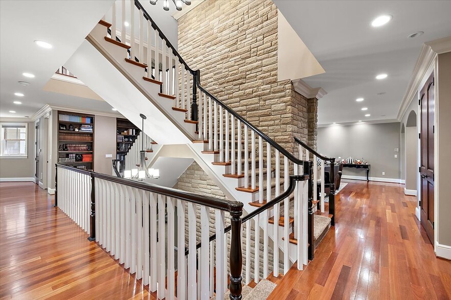 More Photos Of 1330 Oxford Rd, Bloomfield Hills Specialty For Sale