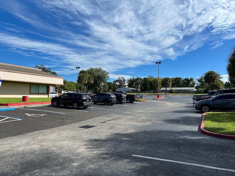 More Photos Of 841 Ridgewood Ave, Daytona Beach Restaurant For Sale