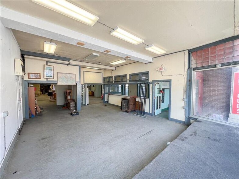 More Photos Of 119 E Wayne St, Butler Office Residential For Sale