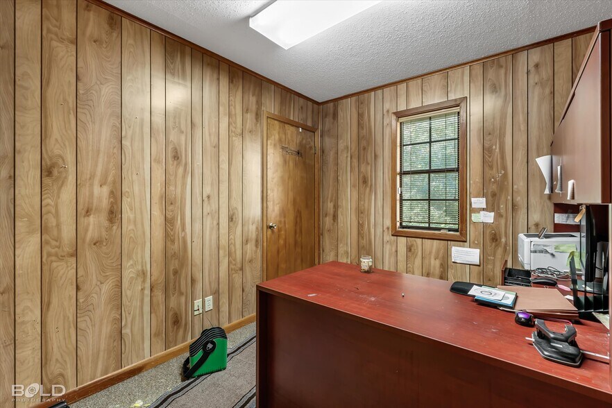 More Photos Of 523 Oxford Rd, Mansfield Office For Sale