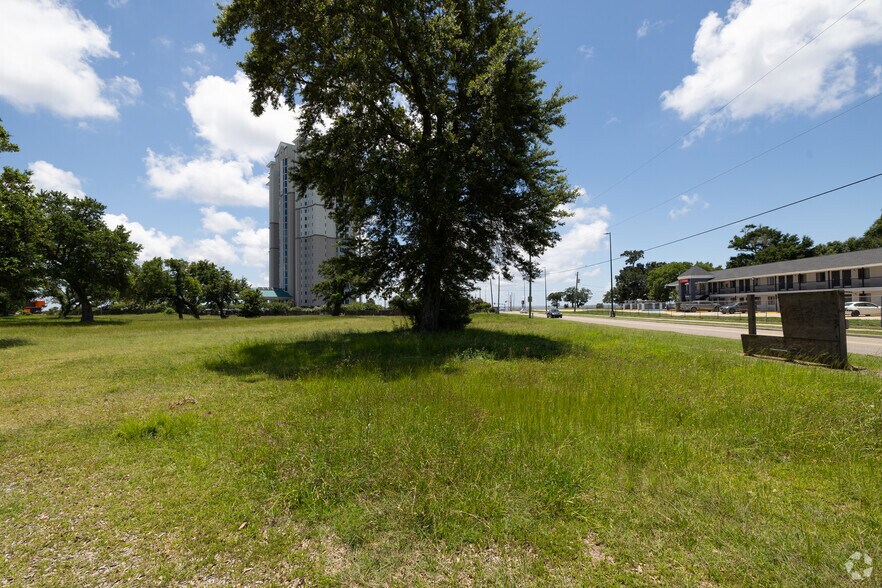More Photos Of 2668 Beach Blvd, Biloxi Land For Sale