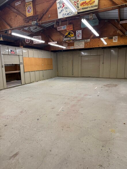 More Photos Of 538 Maple St, Ramona Warehouse For Lease