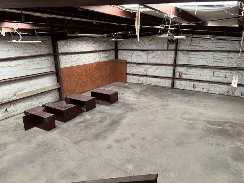 More Photos Of 4745 Fannett Rd, Beaumont Industrial For Lease