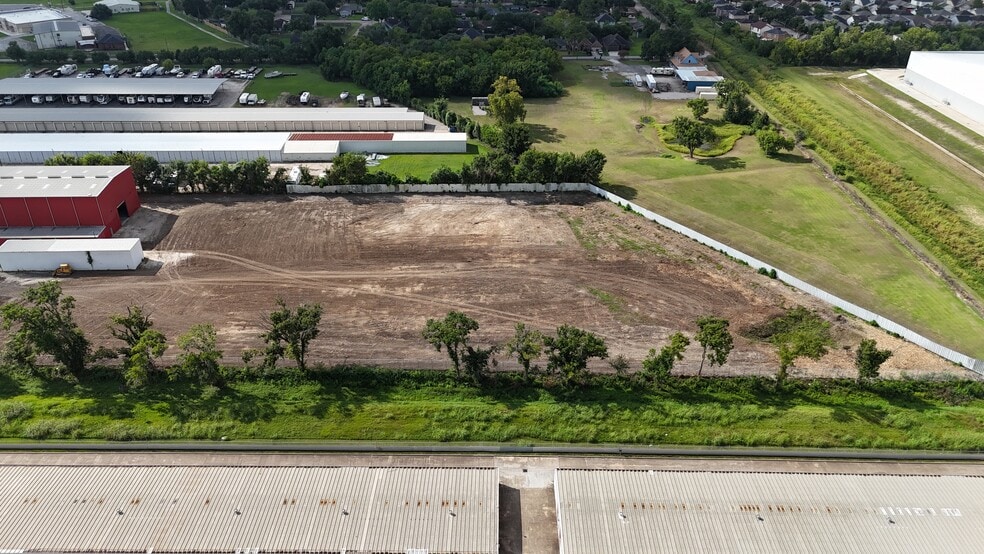 More Photos Of 8714 Galveston Rd, Houston Warehouse For Lease