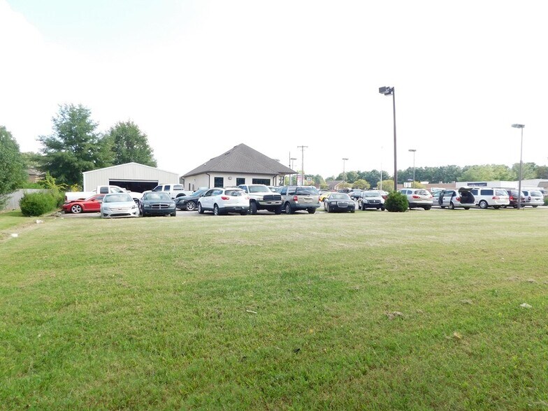 More Photos Of 1432 CAMPBELL Ln, Bowling Green Medical For Sale