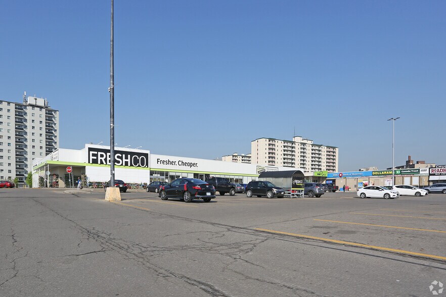 Primary Photo Of 1151 Dundas St, Mississauga Unknown For Lease