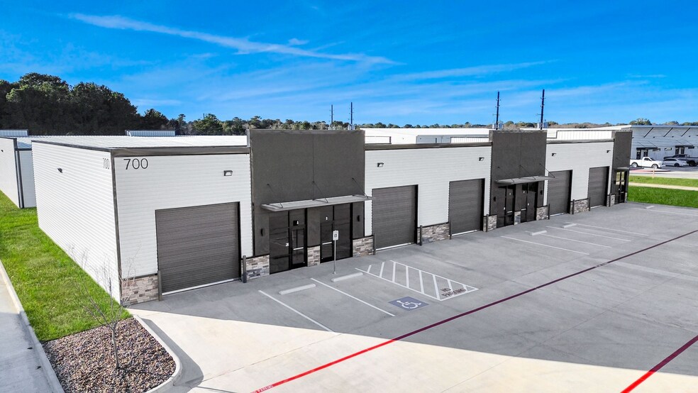 More Photos Of 18011 Cypress Rose Hill Rd, Cypress Unknown For Lease