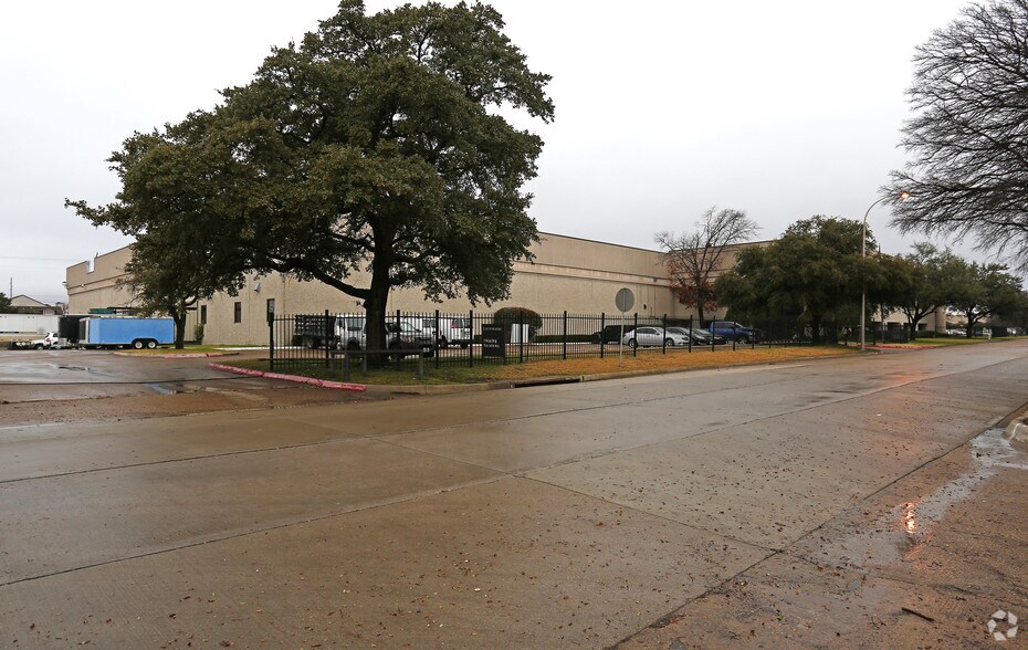 More Photos Of 11333 Pagemill Rd, Dallas Distribution For Sale