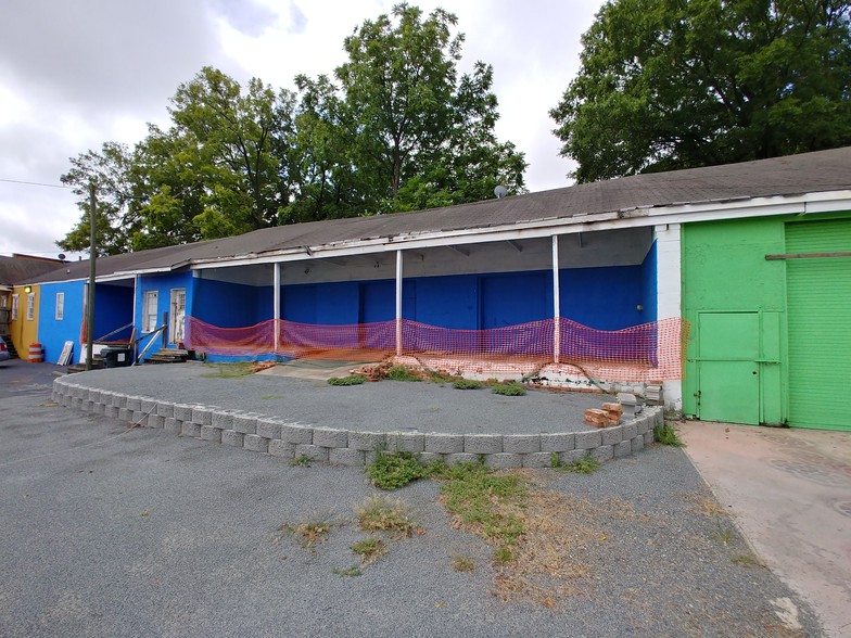 More Photos Of 1725 N Tryon St N, Charlotte Freestanding For Sale