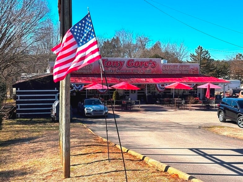 Primary Photo Of 1818 Winfield Dunn Pky, Sevierville Restaurant For Sale