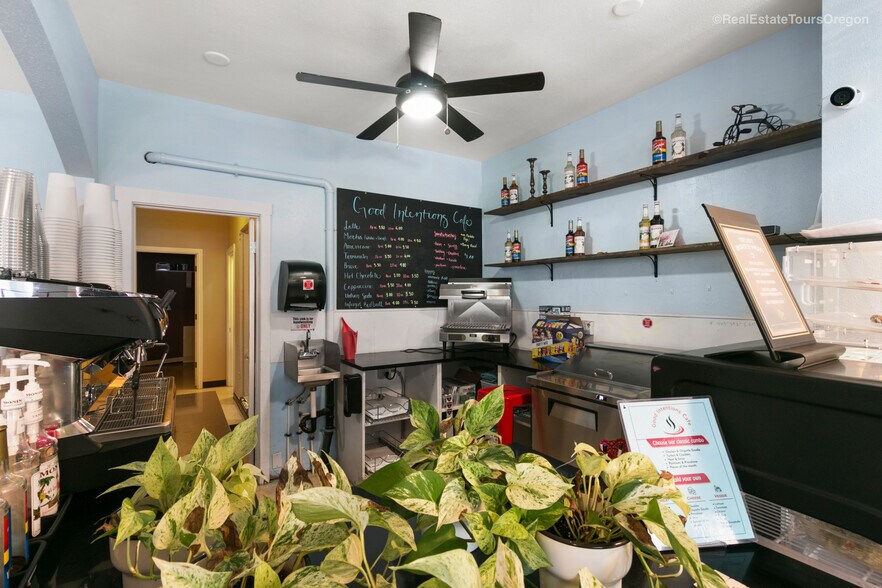 More Photos Of 1933-1937 Pacific Ave, Forest Grove General Retail For Sale