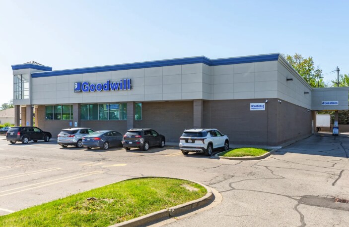 More Photos Of 28901 Greenfield Rd, Southfield Drugstore For Sale