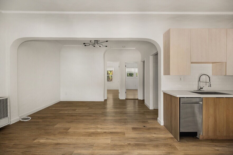 More Photos Of 1861 Pacific Ave, Long Beach Apartments For Sale