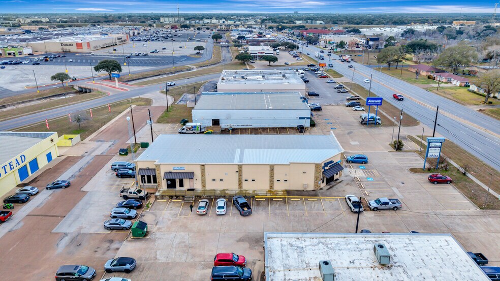 More Photos Of 8206 N Navarro St, Victoria Freestanding For Sale