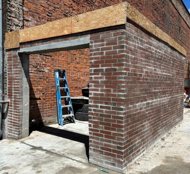 More Photos Of 1100 Main St, Newberry Restaurant For Sale